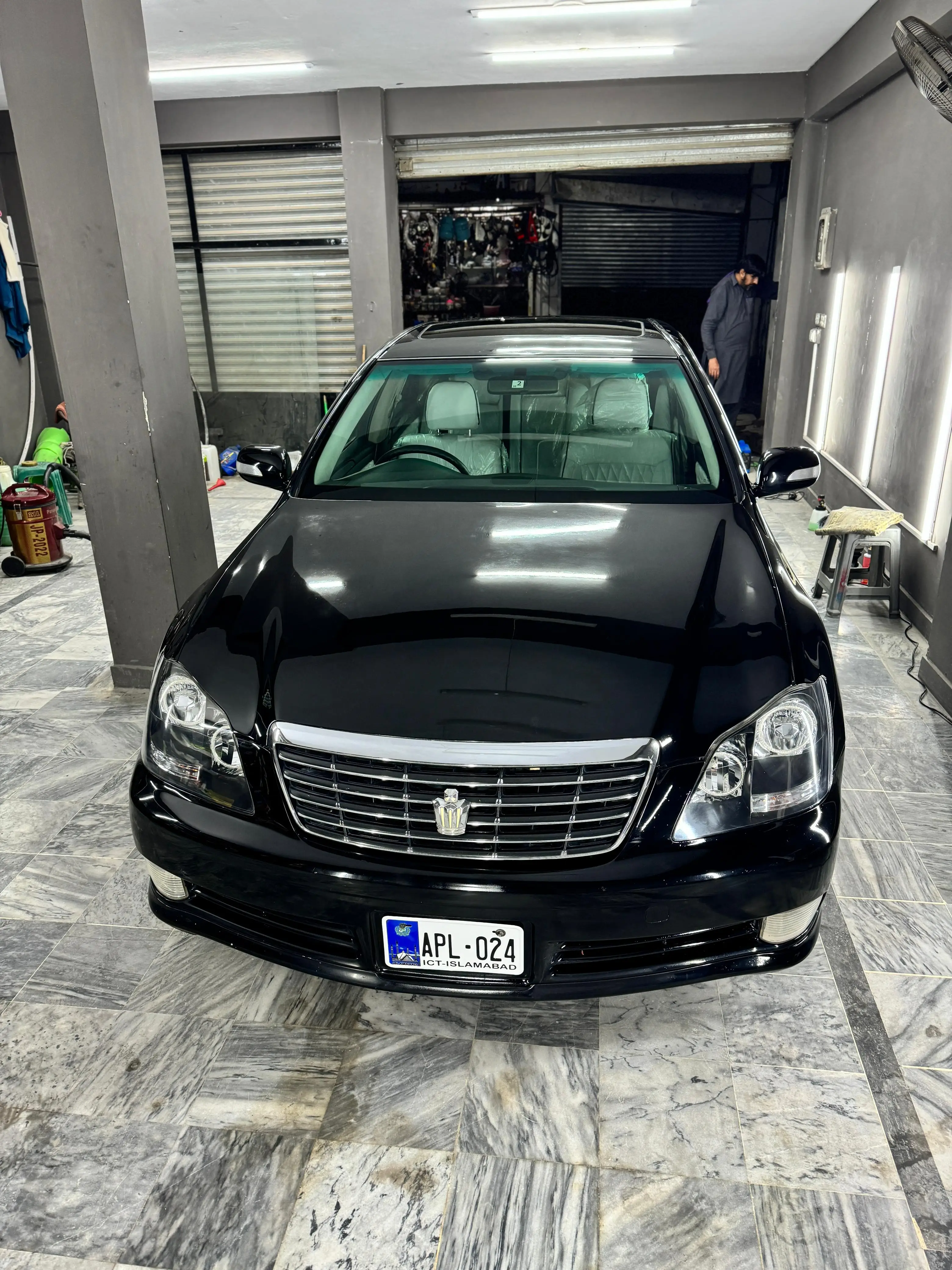 Toyota Crown Athlete 2005